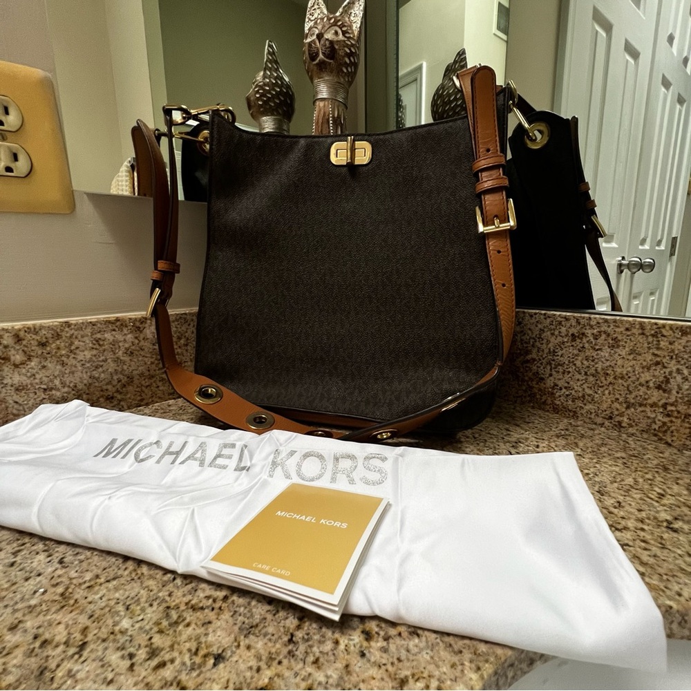 Michael Kors Sullivan Large North/South Messenger with dustbag